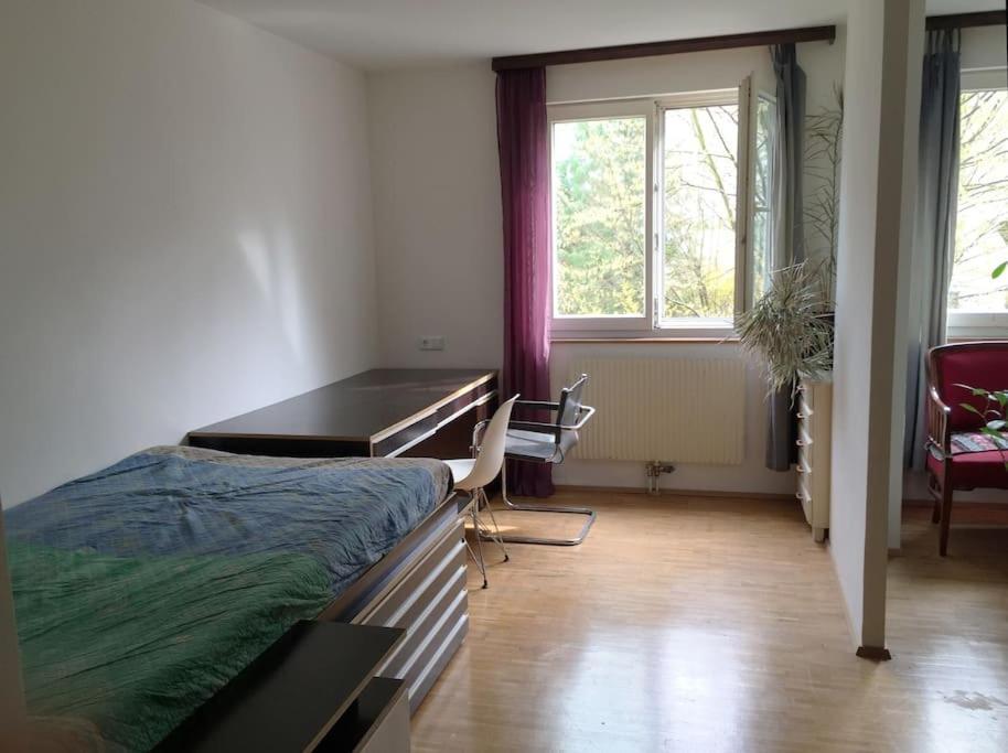 Room In Maisonette With Garden, Parking Place Wien Exterior foto