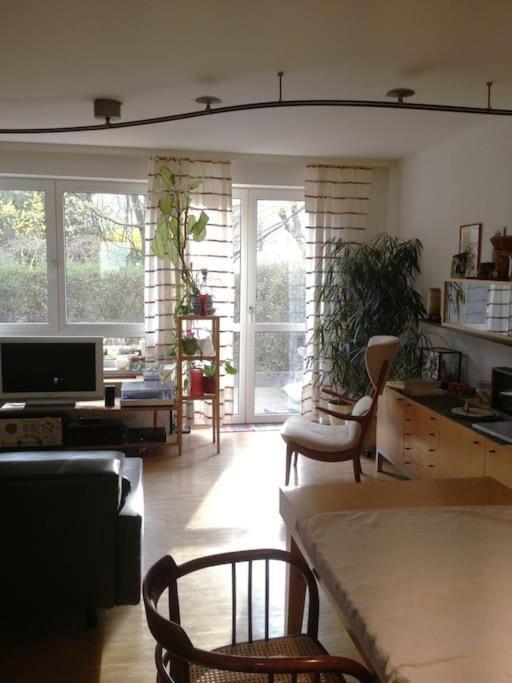 Room In Maisonette With Garden, Parking Place Wien Exterior foto