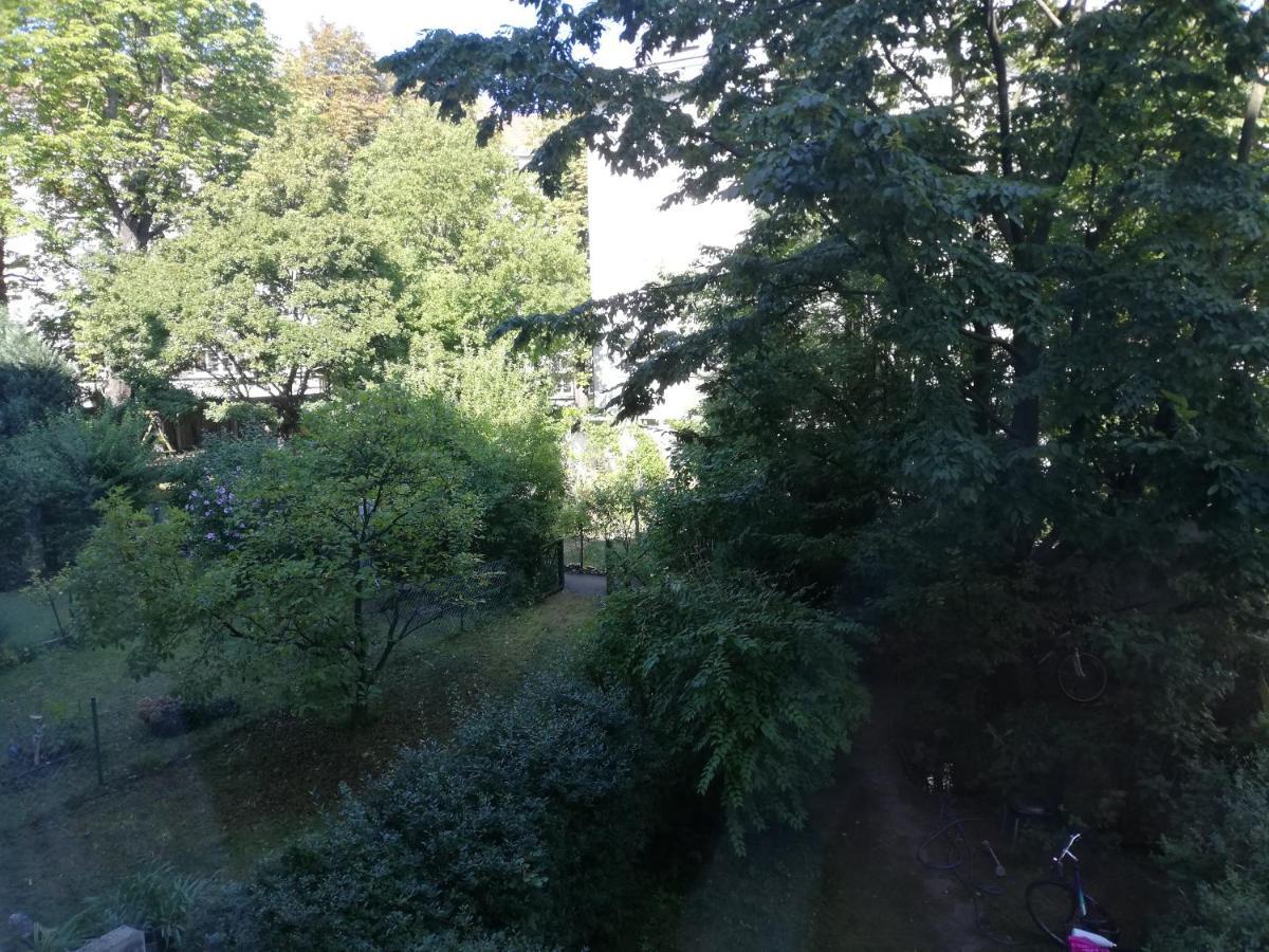 Room In Maisonette With Garden, Parking Place Wien Exterior foto