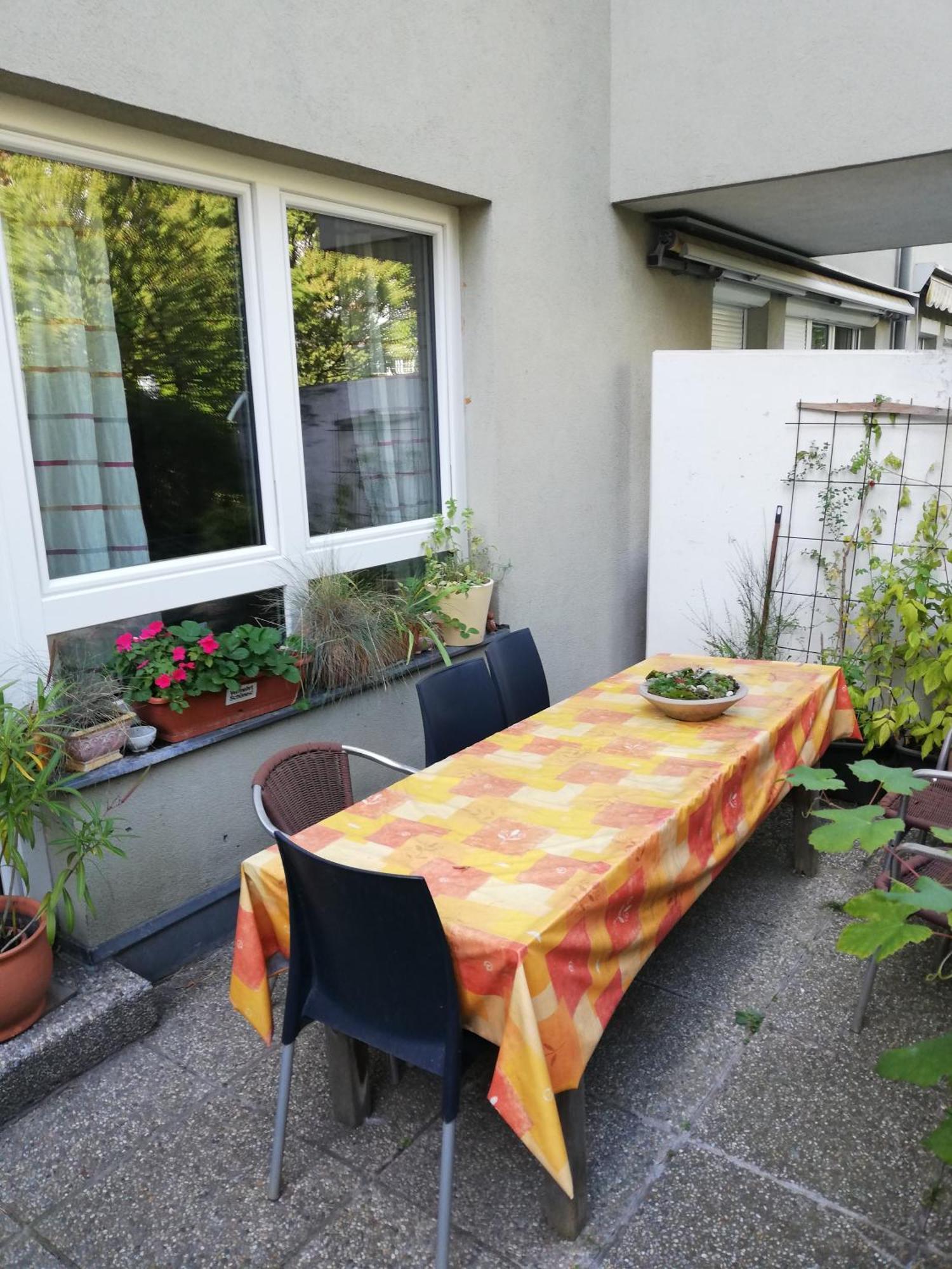 Room In Maisonette With Garden, Parking Place Wien Exterior foto